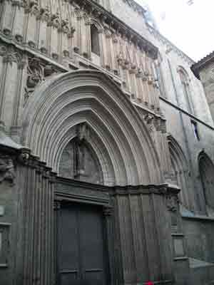 Porta Sant Iu Sant Ivo - cattedrale Barcellona